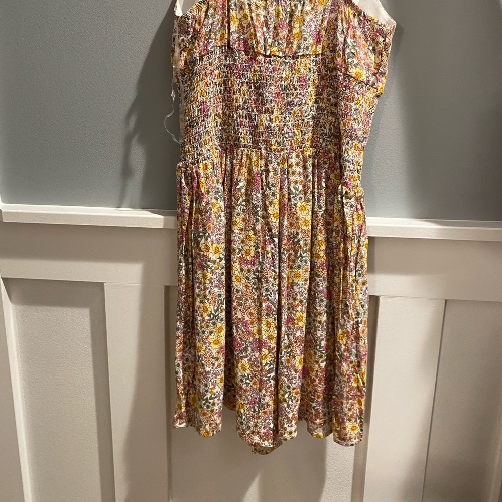 MULTIPLE COLOR FLOWER ROMPER 🌸💐🌻🌼Womens small